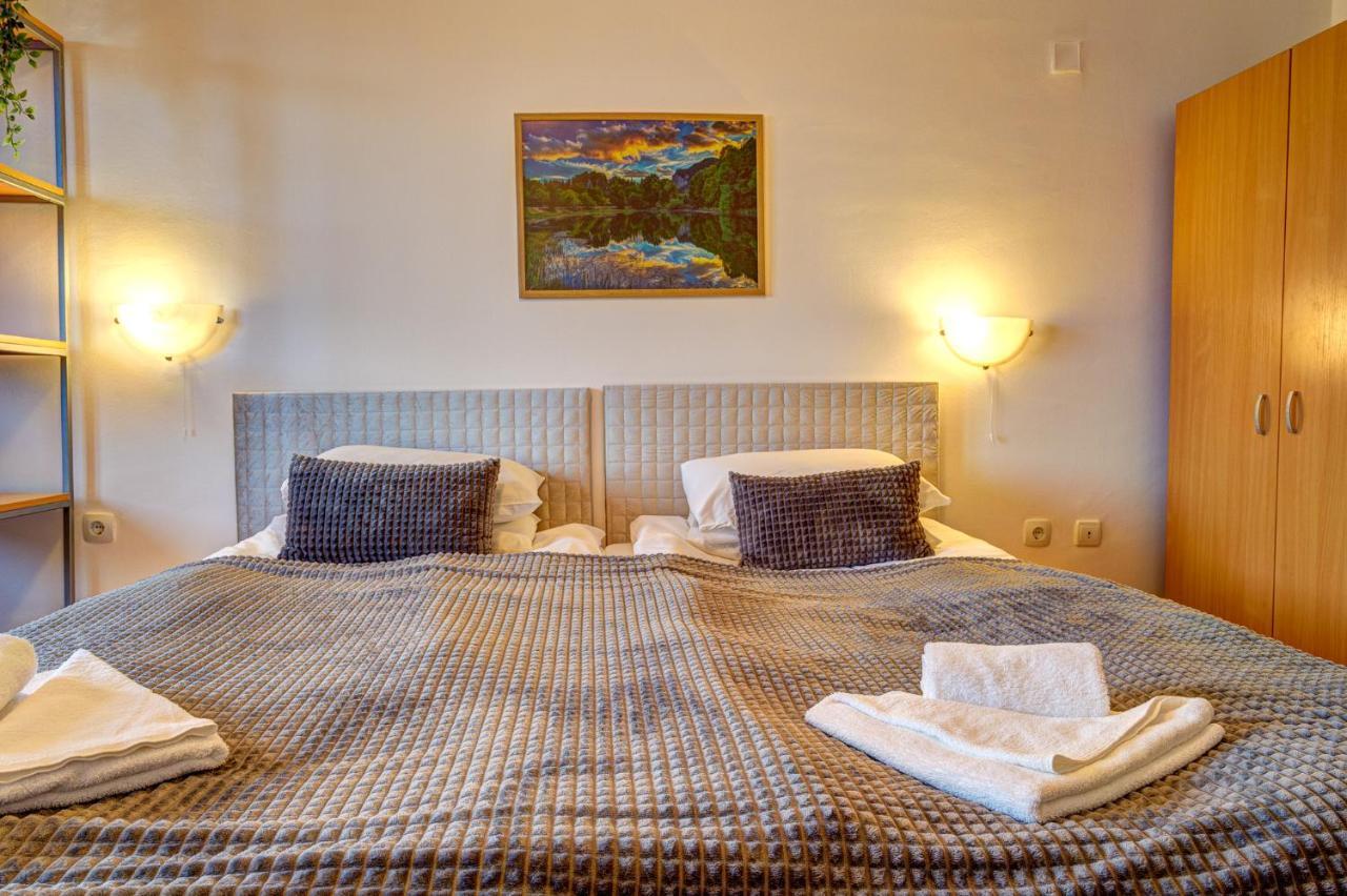 Aparthotel Silver Hills Free Parking Smoljan Esterno foto